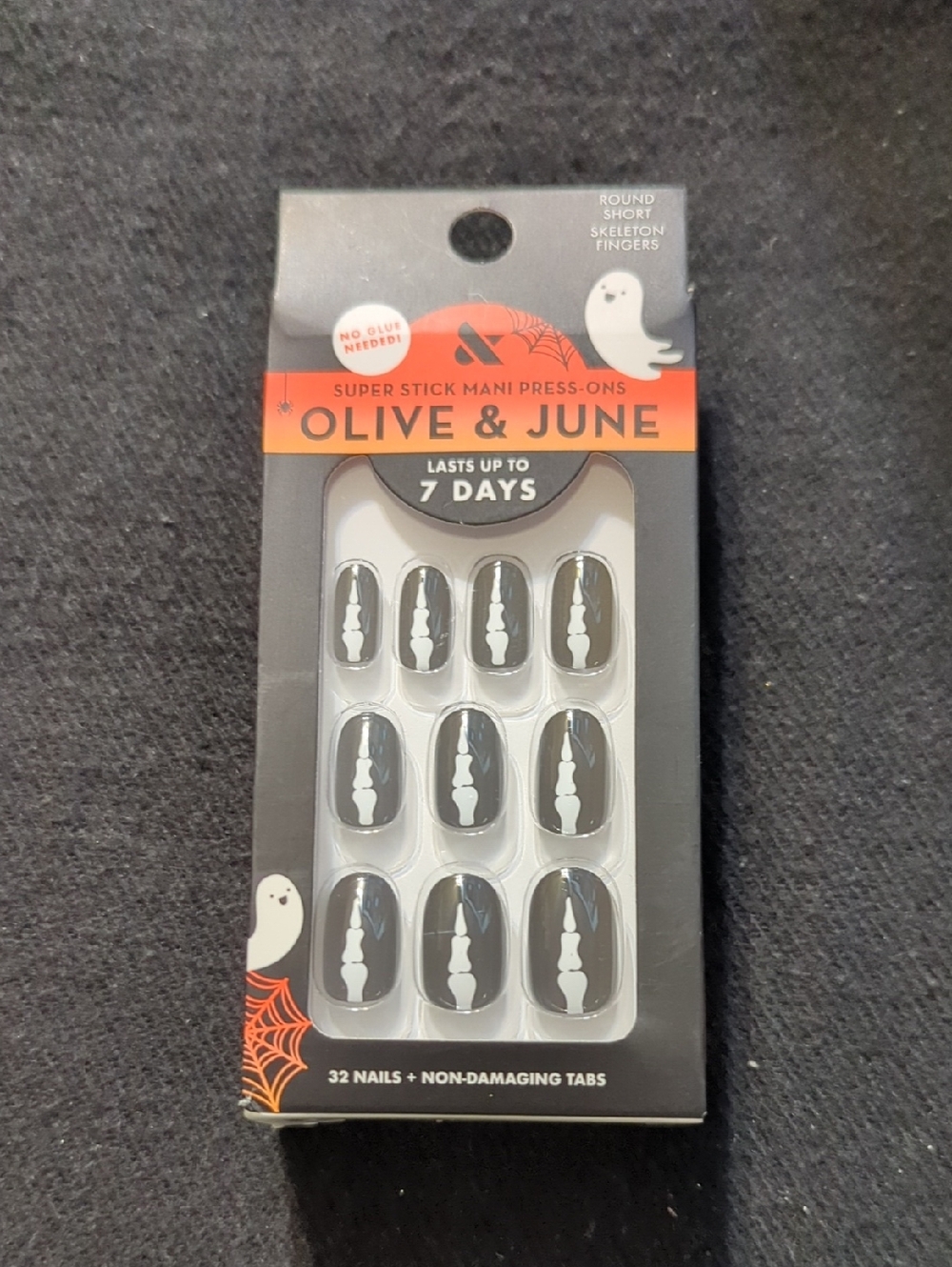 Olive And June Round Short Black Skeleton Fingers - Press-On Nails